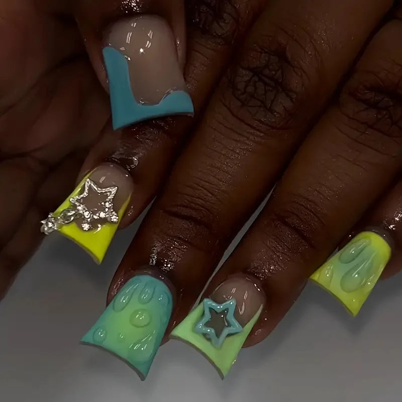 24pcs Duckbill shaped French Press on Nails Spice Girls Crocodile Print False Nails Full Cover Wearable Short Square Fake Nails