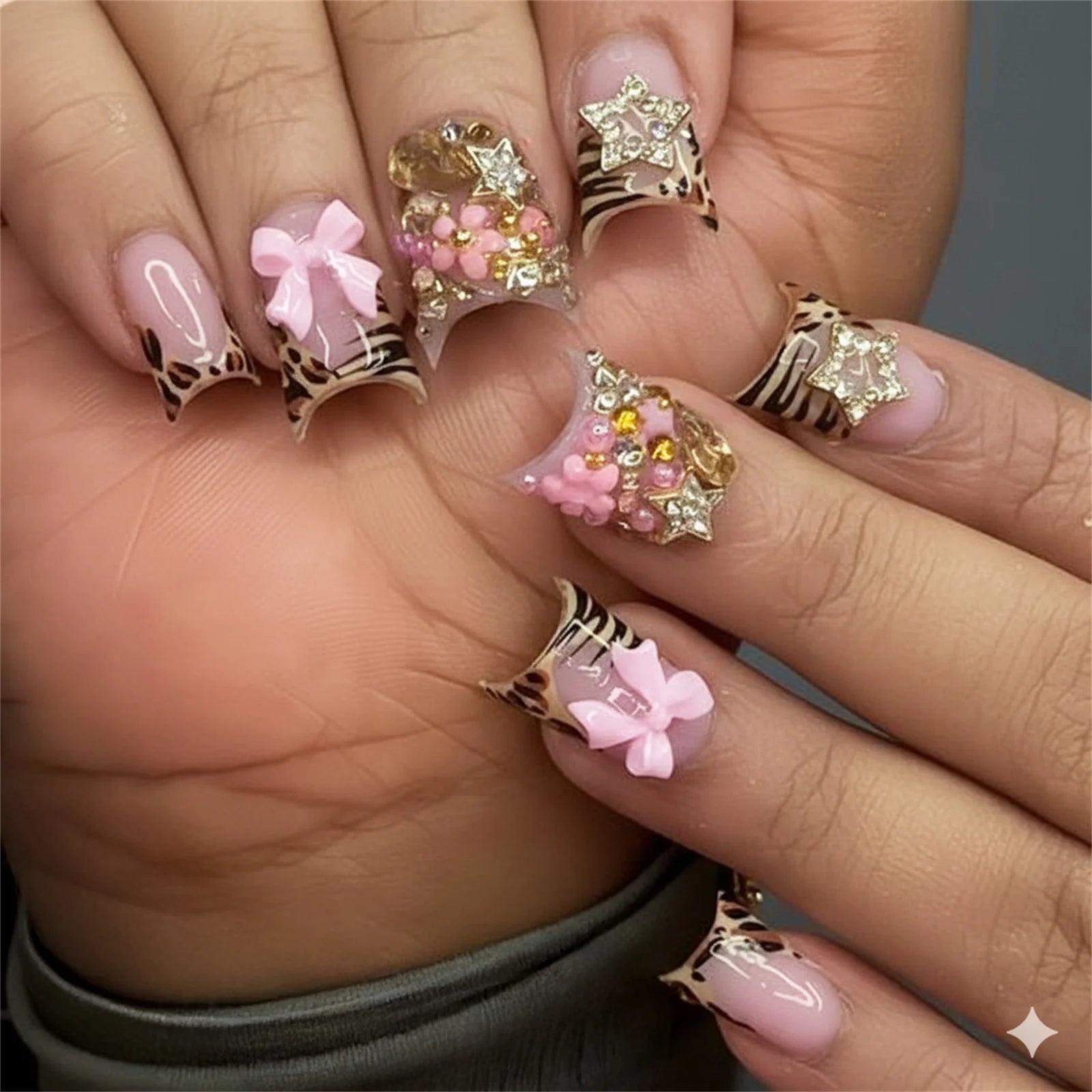 24pcs Nude Pink Sweet Fake Nails Short Duckbill Leopard Print French False Nails With 3D Bowknots Butterfly Cherry Press On Nail
