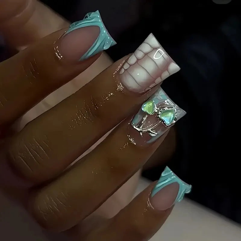 24pcs Duckbill shaped French Press on Nails Spice Girls Crocodile Print False Nails Full Cover Wearable Short Square Fake Nails